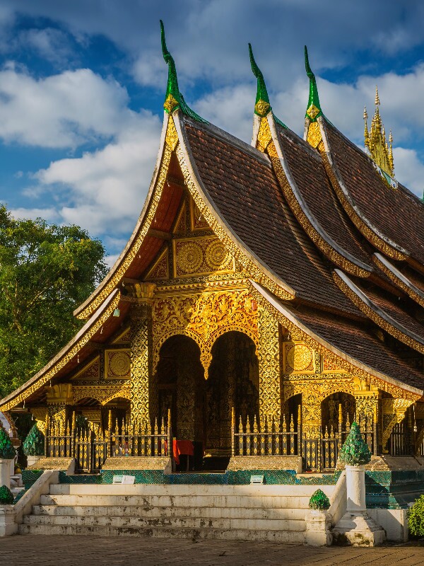 European Traveler in Laos: Must-See Temples & Ruins - Wat Xieng Thong