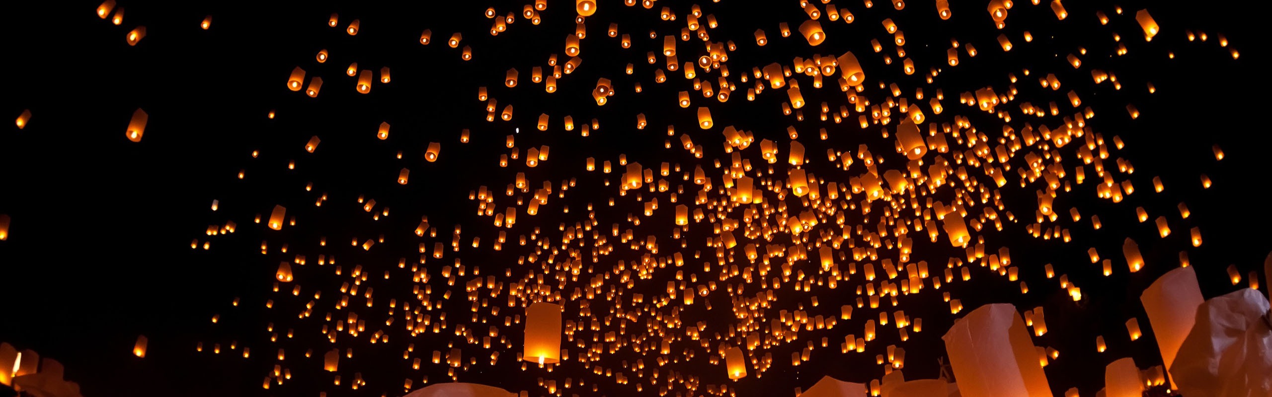 A Guide to Thailand Lantern Festivals: Yi Peng & Loy Krathong 