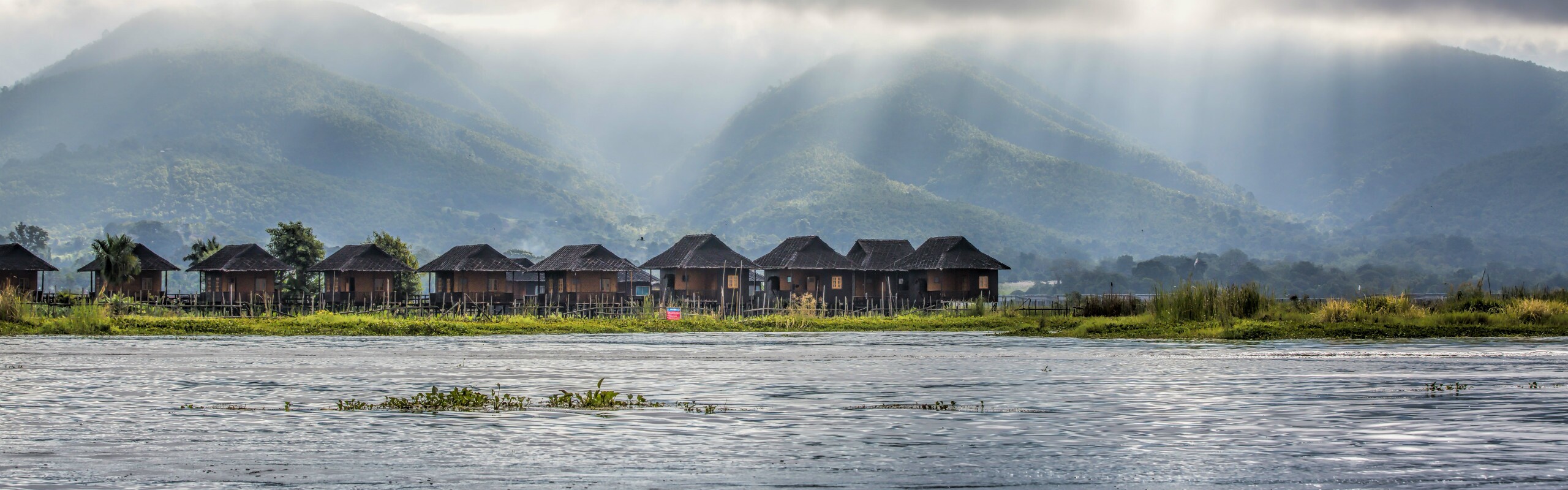 Myanmar Weather in October - Rainfall Decreases