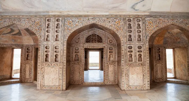Palace of the Crown-Taj Mahal