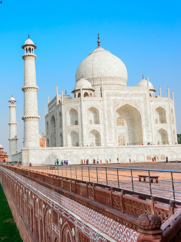Madhya Pradesh Man Gets Taj Mahal-Like Home Built For Wife - YouTube