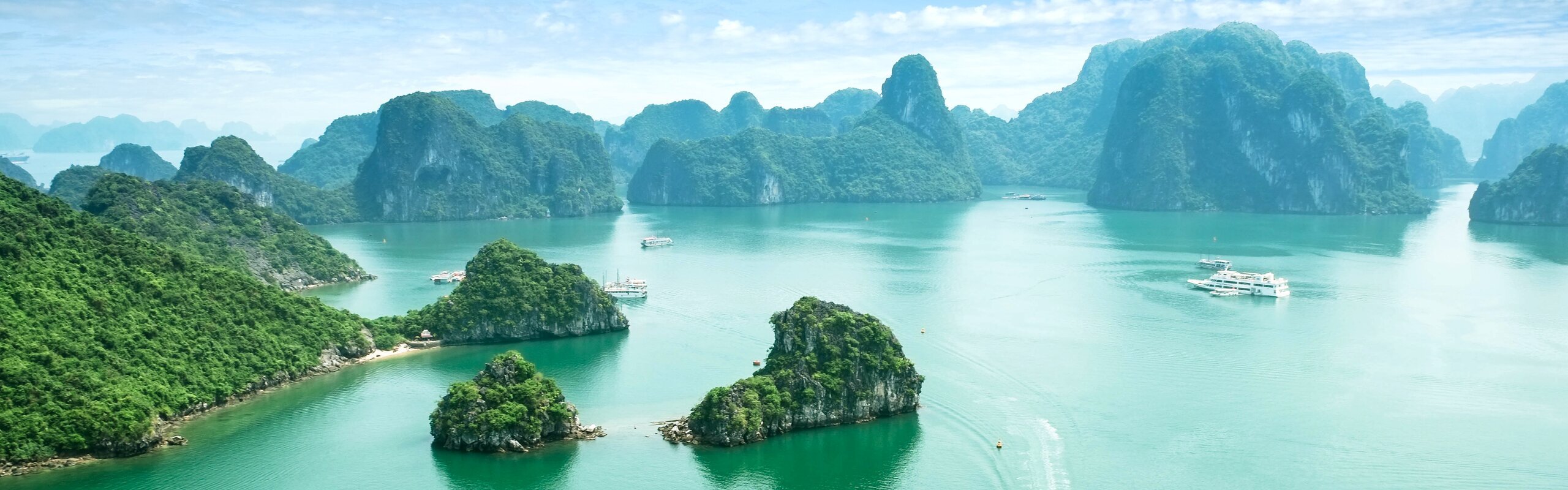 4-Day Essence of Hanoi with a Halong Bay Cruise 